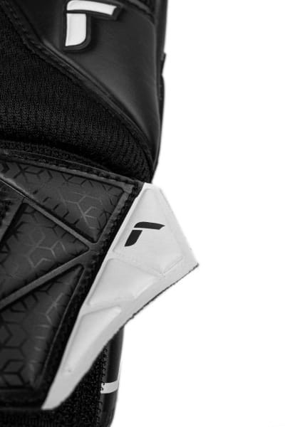 Reusch Attrakt Infinity NC 5570725 7700 black 4.jpg