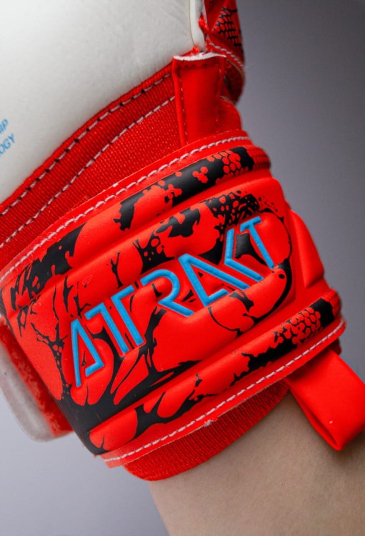 _original_Rekawice-Reusch-Attrakt-Grip-5370815-r-9_[9135]_0c20274c9e34.jpg